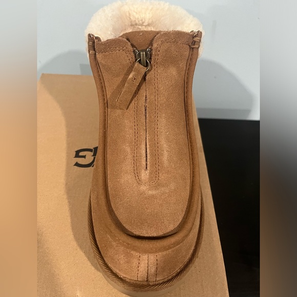 UGG Funkarra Womens Boot | size 9 | Chestnut/Natural - Picture 3 of 11